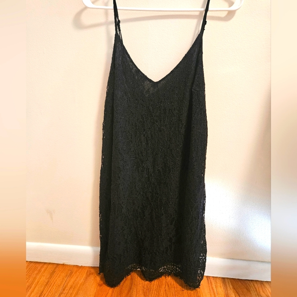 Francescas black lace spaghetti strap short dress